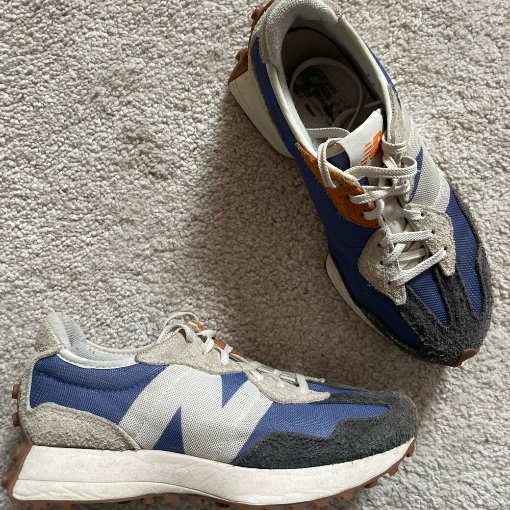 New Balance 327 Sneakers
